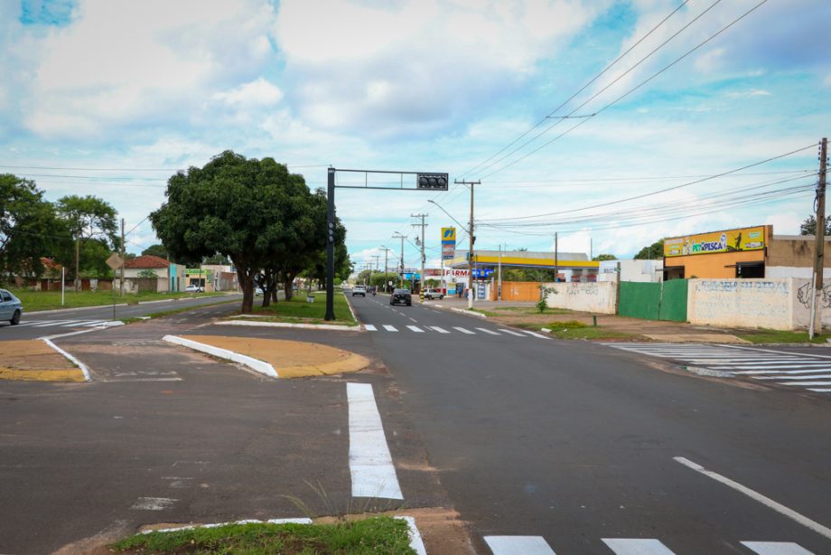 Semáforos da Avenida Baldomero Leituga com Eloy Chaves e Filinto Müller começaram a operar nesta terça-feira (20) Semáforos da Avenida Baldomero Leituga com Eloy Chaves e Filinto Müller começaram a operar nesta terça-feira (20)