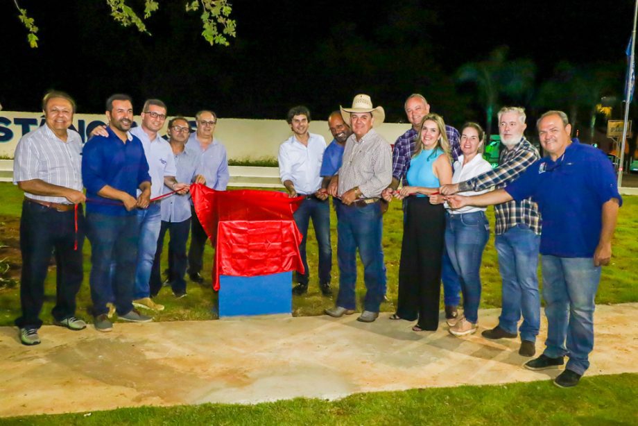 Prefeito Guerreiro entrega obra de duplicação e melhorias da Avenida de acesso ao Balneário Municipal Prefeito Guerreiro entrega obra de duplicação e melhorias da Avenida de acesso ao Balneário Municipal