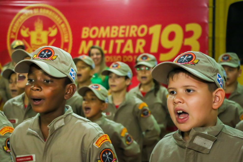 SMAS realiza graduação dos jovens SCFV Bombeiros do Amanhã SMAS realiza graduação dos jovens SCFV Bombeiros do Amanhã