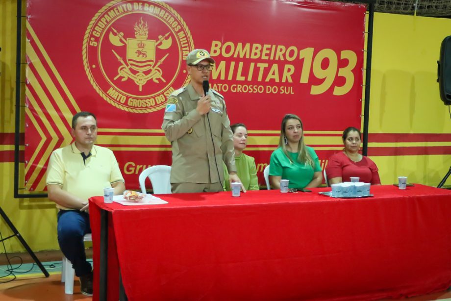 SMAS realiza graduação dos jovens SCFV Bombeiros do Amanhã SMAS realiza graduação dos jovens SCFV Bombeiros do Amanhã