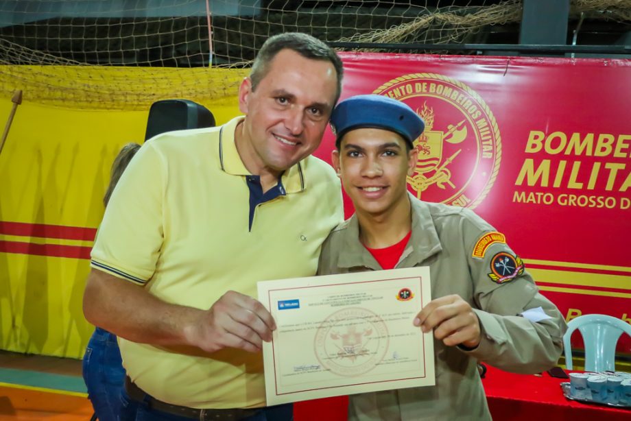 SMAS realiza graduação dos jovens SCFV Bombeiros do Amanhã SMAS realiza graduação dos jovens SCFV Bombeiros do Amanhã