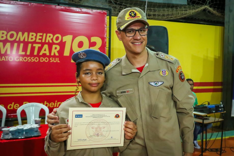 SMAS realiza graduação dos jovens SCFV Bombeiros do Amanhã SMAS realiza graduação dos jovens SCFV Bombeiros do Amanhã