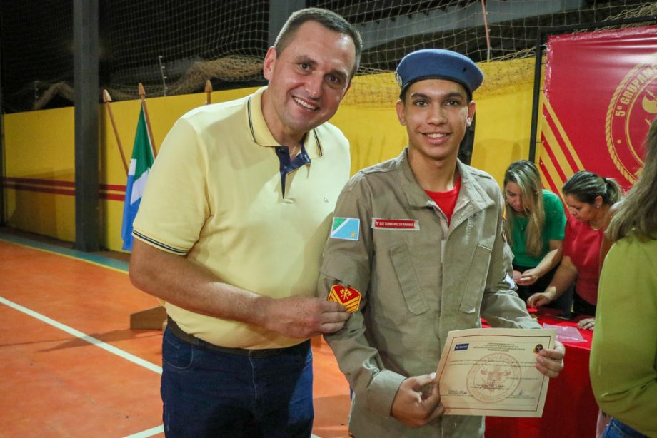 SMAS realiza graduação dos jovens SCFV Bombeiros do Amanhã SMAS realiza graduação dos jovens SCFV Bombeiros do Amanhã