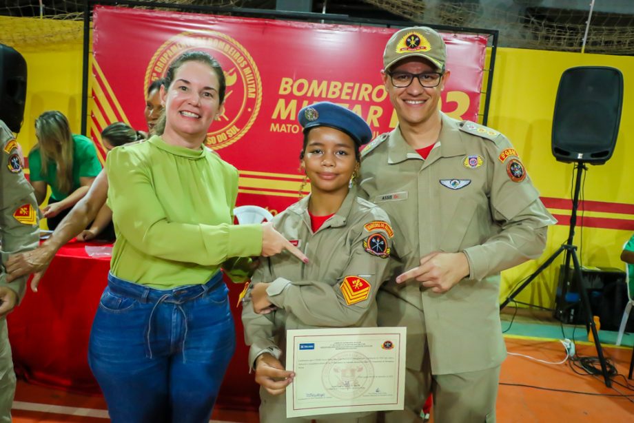 SMAS realiza graduação dos jovens SCFV Bombeiros do Amanhã SMAS realiza graduação dos jovens SCFV Bombeiros do Amanhã