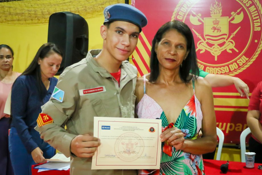 SMAS realiza graduação dos jovens SCFV Bombeiros do Amanhã SMAS realiza graduação dos jovens SCFV Bombeiros do Amanhã