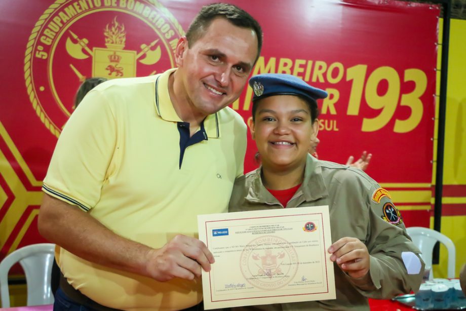SMAS realiza graduação dos jovens SCFV Bombeiros do Amanhã SMAS realiza graduação dos jovens SCFV Bombeiros do Amanhã