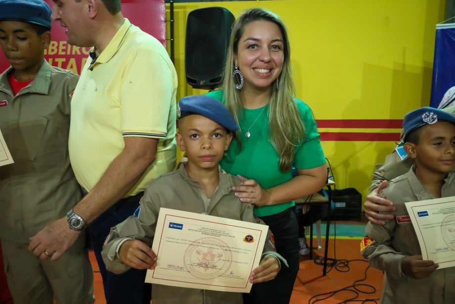 SMAS realiza graduação dos jovens SCFV Bombeiros do Amanhã SMAS realiza graduação dos jovens SCFV Bombeiros do Amanhã