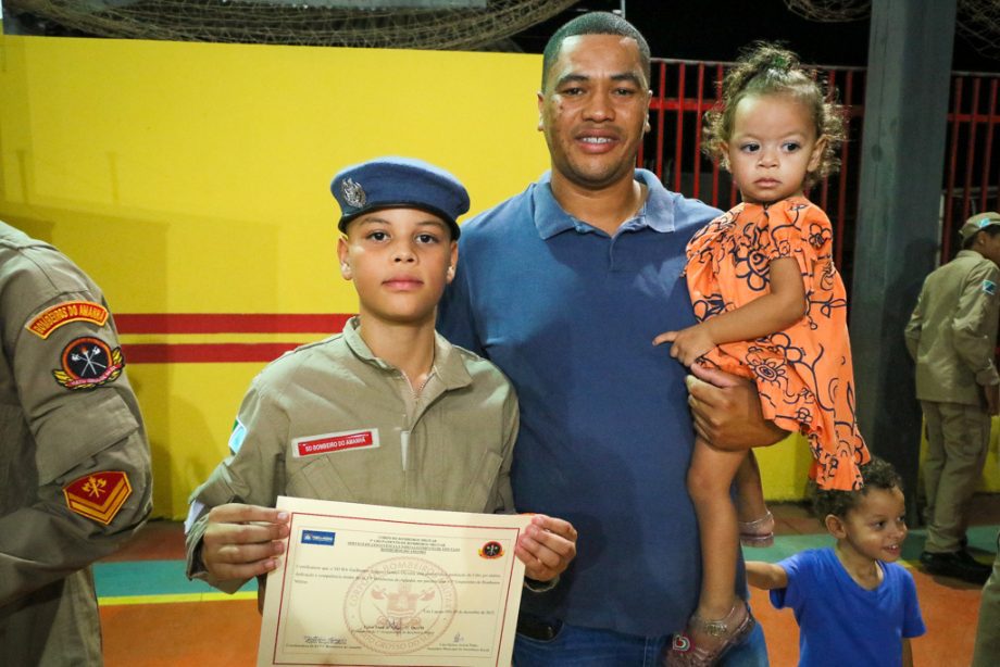 SMAS realiza graduação dos jovens SCFV Bombeiros do Amanhã SMAS realiza graduação dos jovens SCFV Bombeiros do Amanhã