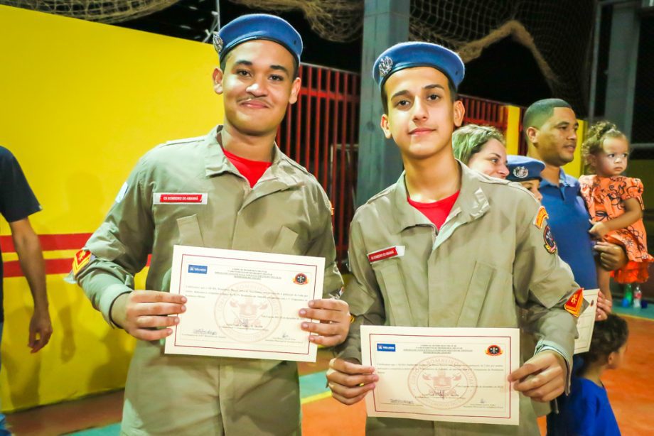 SMAS realiza graduação dos jovens SCFV Bombeiros do Amanhã SMAS realiza graduação dos jovens SCFV Bombeiros do Amanhã