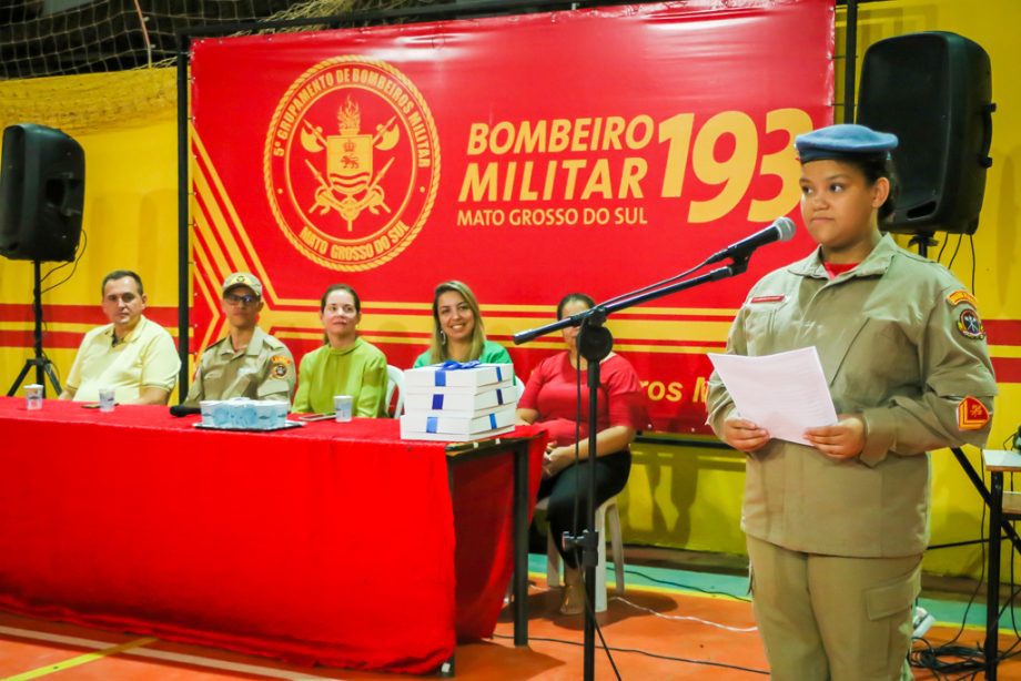 SMAS realiza graduação dos jovens SCFV Bombeiros do Amanhã SMAS realiza graduação dos jovens SCFV Bombeiros do Amanhã
