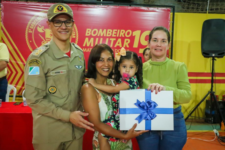 SMAS realiza graduação dos jovens SCFV Bombeiros do Amanhã SMAS realiza graduação dos jovens SCFV Bombeiros do Amanhã