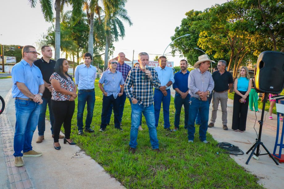 Guerreiro entrega nova alça de acesso da Av. Rosário Congro e 1ª etapa da pavimentação da Av. Custódio Andries Guerreiro entrega nova alça de acesso da Av. Rosário Congro e 1ª etapa da pavimentação da Av. Custódio Andries