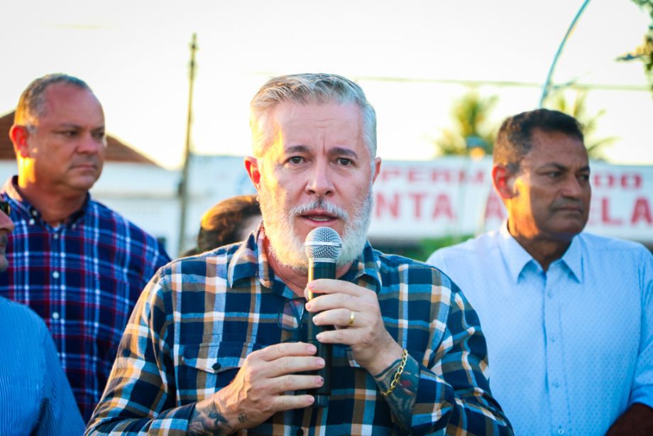 Guerreiro entrega nova alça de acesso da Av. Rosário Congro e 1ª etapa da pavimentação da Av. Custódio Andries Guerreiro entrega nova alça de acesso da Av. Rosário Congro e 1ª etapa da pavimentação da Av. Custódio Andries