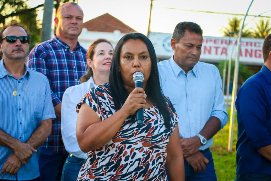 Guerreiro entrega nova alça de acesso da Av. Rosário Congro e 1ª etapa da pavimentação da Av. Custódio Andries Guerreiro entrega nova alça de acesso da Av. Rosário Congro e 1ª etapa da pavimentação da Av. Custódio Andries