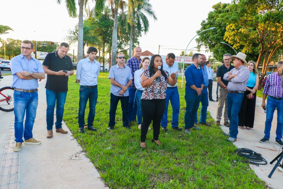 Guerreiro entrega nova alça de acesso da Av. Rosário Congro e 1ª etapa da pavimentação da Av. Custódio Andries Guerreiro entrega nova alça de acesso da Av. Rosário Congro e 1ª etapa da pavimentação da Av. Custódio Andries