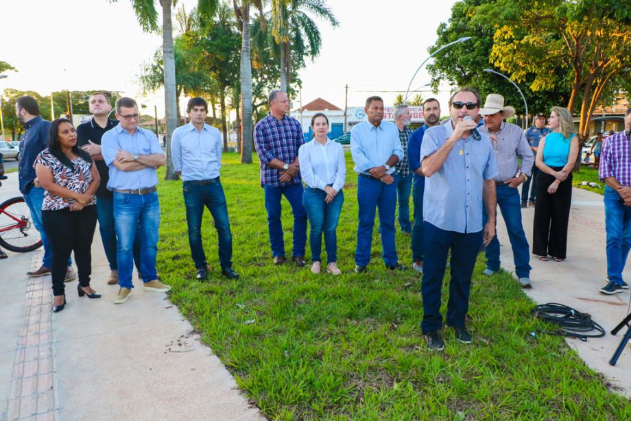 Guerreiro entrega nova alça de acesso da Av. Rosário Congro e 1ª etapa da pavimentação da Av. Custódio Andries Guerreiro entrega nova alça de acesso da Av. Rosário Congro e 1ª etapa da pavimentação da Av. Custódio Andries
