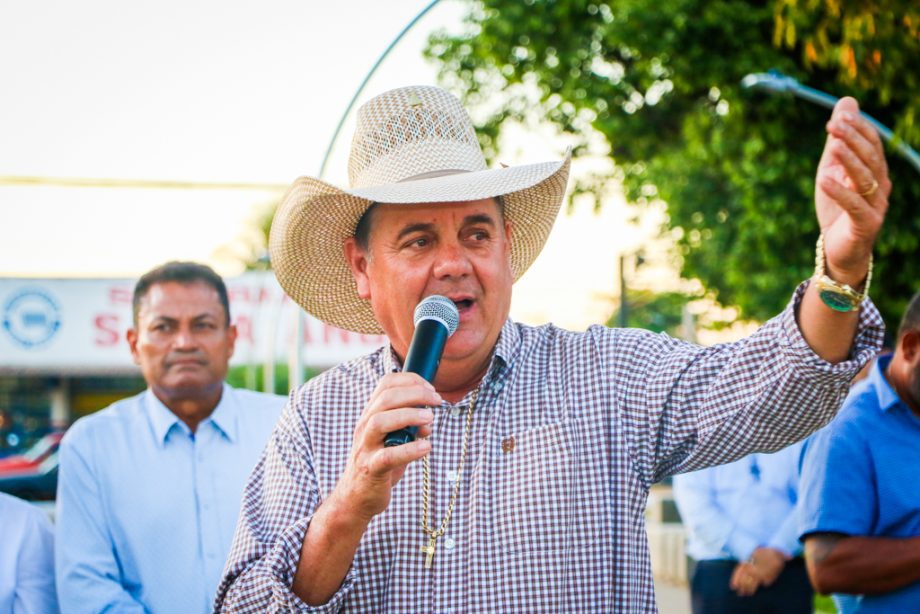 Guerreiro entrega nova alça de acesso da Av. Rosário Congro e 1ª etapa da pavimentação da Av. Custódio Andries Guerreiro entrega nova alça de acesso da Av. Rosário Congro e 1ª etapa da pavimentação da Av. Custódio Andries