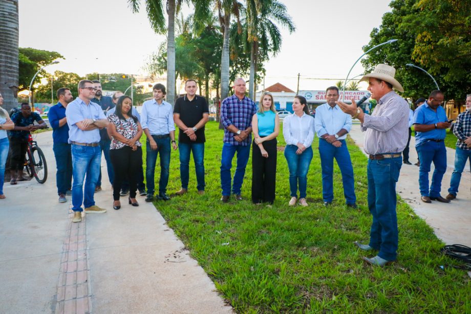 Guerreiro entrega nova alça de acesso da Av. Rosário Congro e 1ª etapa da pavimentação da Av. Custódio Andries Guerreiro entrega nova alça de acesso da Av. Rosário Congro e 1ª etapa da pavimentação da Av. Custódio Andries