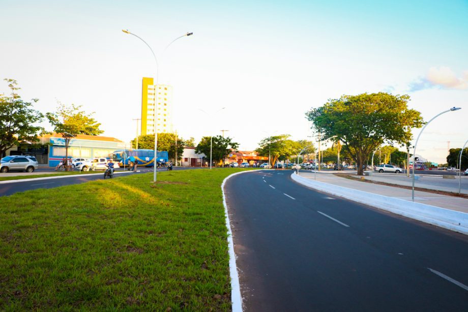 Guerreiro entrega nova alça de acesso da Av. Rosário Congro e 1ª etapa da pavimentação da Av. Custódio Andries Guerreiro entrega nova alça de acesso da Av. Rosário Congro e 1ª etapa da pavimentação da Av. Custódio Andries