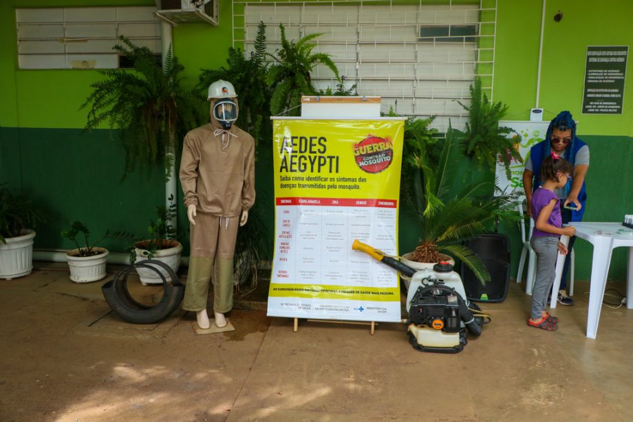 SMS e SEMEC promovem ação de combate ao Aedes aegypti na Vila Piloto