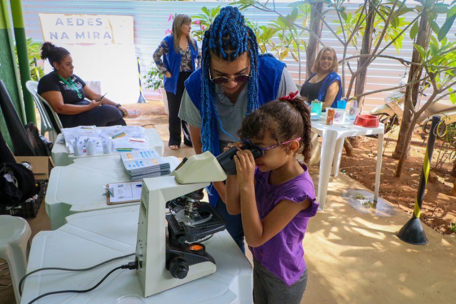 SMS e SEMEC promovem ação de combate ao Aedes aegypti na Vila Piloto