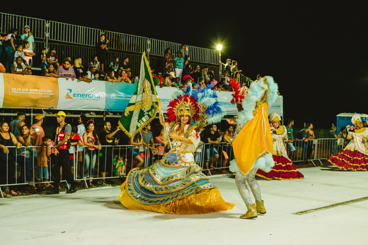 O Samba pede passagem e a Fundação de Cultura investe 1.6MI no carnaval do Estado O Samba pede passagem e a Fundação de Cultura investe 1.6MI no carnaval do Estado