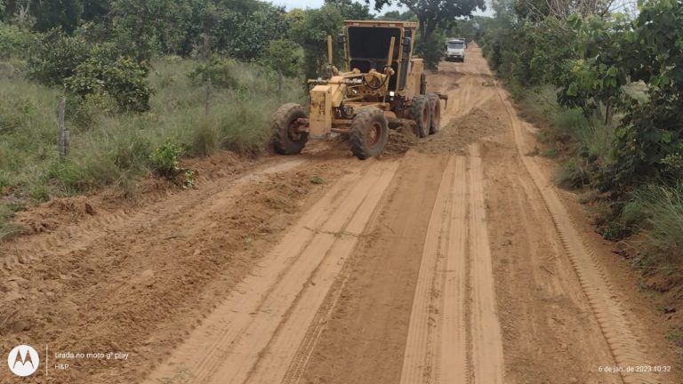 PERÍODO DE CHUVA – Prefeitura intensifica trabalhos de limpeza e reparo de vias públicas