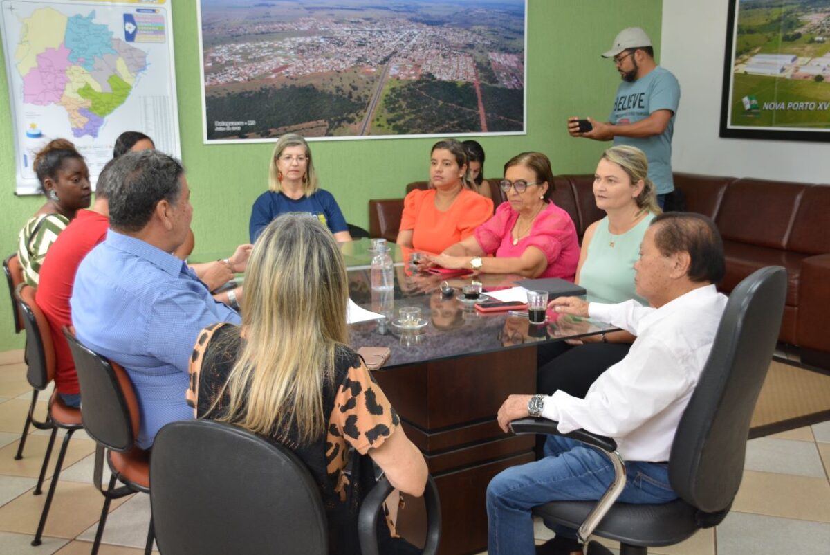 <strong>Prefeito Akira se reúne com diretoria do Simted e iniciam negociação para reajuste salarial</strong> <strong>Prefeito Akira se reúne com diretoria do Simted e iniciam negociação para reajuste salarial</strong>