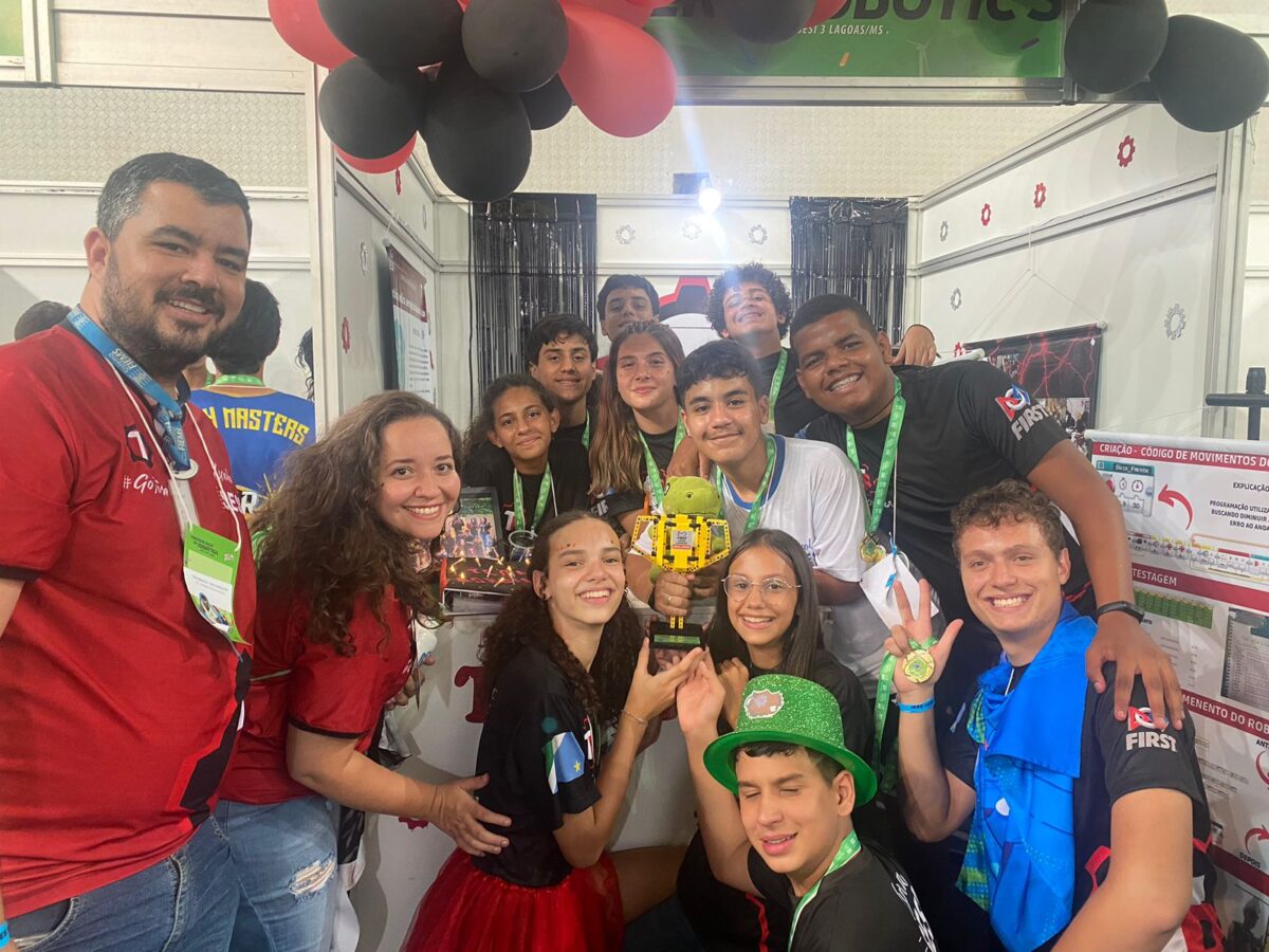 <a><strong>Equipe da Escola Sesi de Três Lagoas conquista troféu na seletiva de robótica no DF</strong></a> <a><strong>Equipe da Escola Sesi de Três Lagoas conquista troféu na seletiva de robótica no DF</strong></a>