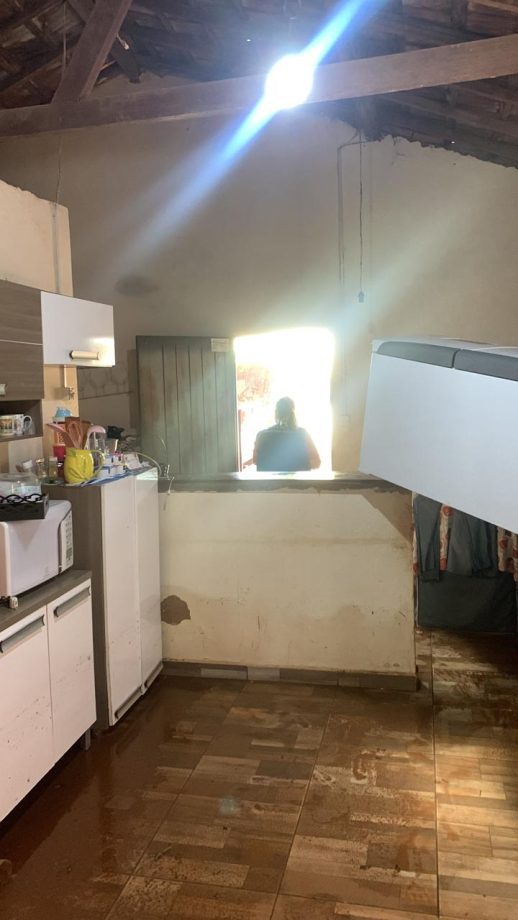 Equipes da Prefeitura de TL prestam ajuda e mobilizam reparos emergenciais após forte chuva atingir a cidade Equipes da Prefeitura de TL prestam ajuda e mobilizam reparos emergenciais após forte chuva atingir a cidade