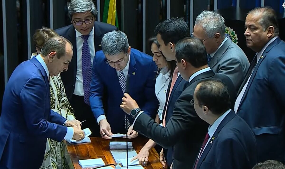 Com 49 votos, Rodrigo Pacheco é reeleito Presidente do Senado em Brasília Com 49 votos, Rodrigo Pacheco é reeleito Presidente do Senado em Brasília