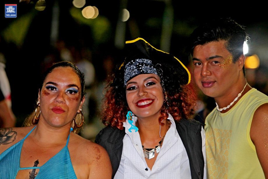 A FOLIA ESTÁ DE VOLTA – Primeiro dia do CarnaTrês reuniu mais de 6 mil pessoas A FOLIA ESTÁ DE VOLTA – Primeiro dia do CarnaTrês reuniu mais de 6 mil pessoas