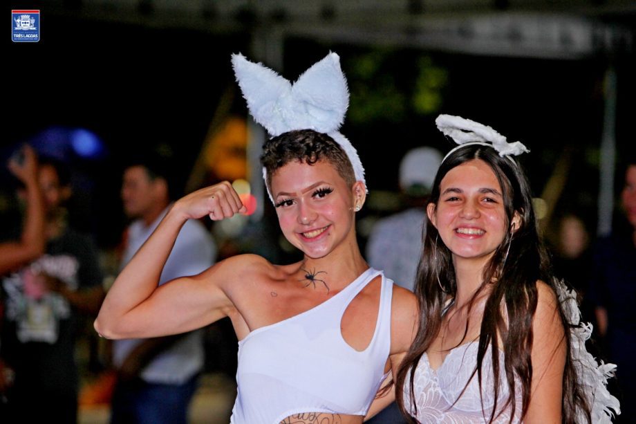 A FOLIA ESTÁ DE VOLTA – Primeiro dia do CarnaTrês reuniu mais de 6 mil pessoas A FOLIA ESTÁ DE VOLTA – Primeiro dia do CarnaTrês reuniu mais de 6 mil pessoas