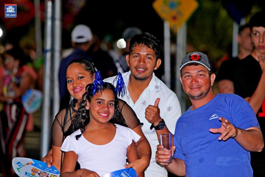 A FOLIA ESTÁ DE VOLTA – Primeiro dia do CarnaTrês reuniu mais de 6 mil pessoas A FOLIA ESTÁ DE VOLTA – Primeiro dia do CarnaTrês reuniu mais de 6 mil pessoas