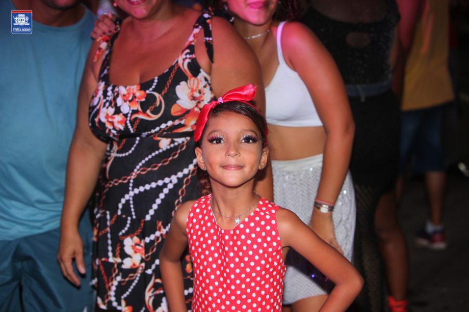 A FOLIA ESTÁ DE VOLTA – Primeiro dia do CarnaTrês reuniu mais de 6 mil pessoas A FOLIA ESTÁ DE VOLTA – Primeiro dia do CarnaTrês reuniu mais de 6 mil pessoas