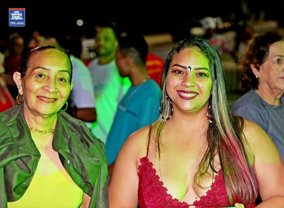 A FOLIA ESTÁ DE VOLTA – Primeiro dia do CarnaTrês reuniu mais de 6 mil pessoas A FOLIA ESTÁ DE VOLTA – Primeiro dia do CarnaTrês reuniu mais de 6 mil pessoas