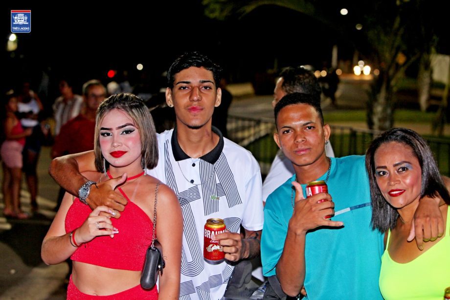A FOLIA ESTÁ DE VOLTA – Primeiro dia do CarnaTrês reuniu mais de 6 mil pessoas A FOLIA ESTÁ DE VOLTA – Primeiro dia do CarnaTrês reuniu mais de 6 mil pessoas
