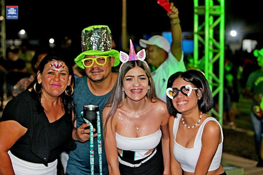 A FOLIA ESTÁ DE VOLTA – Primeiro dia do CarnaTrês reuniu mais de 6 mil pessoas A FOLIA ESTÁ DE VOLTA – Primeiro dia do CarnaTrês reuniu mais de 6 mil pessoas