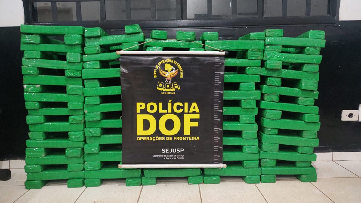 DOF apreende quase 200 quilos de droga que seriam levados para Santa Catarina DOF apreende quase 200 quilos de droga que seriam levados para Santa Catarina