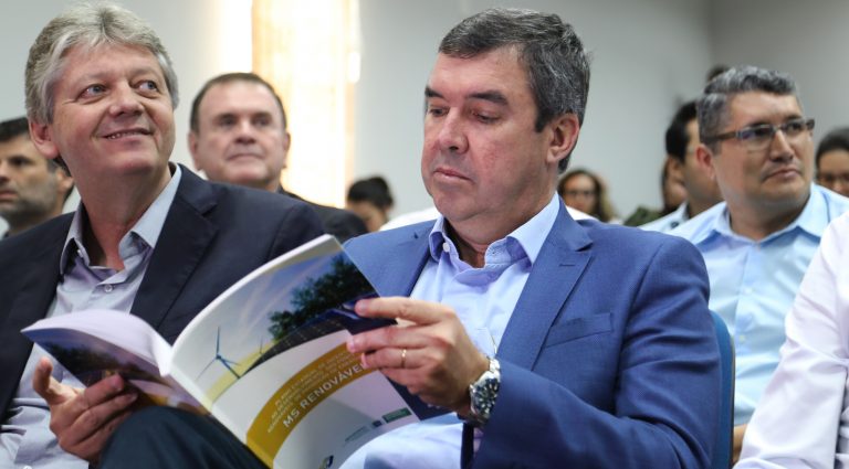 Parceria do Governo de MS leva energia limpa e mais barata para escolas e prédios públicos Parceria do Governo de MS leva energia limpa e mais barata para escolas e prédios públicos