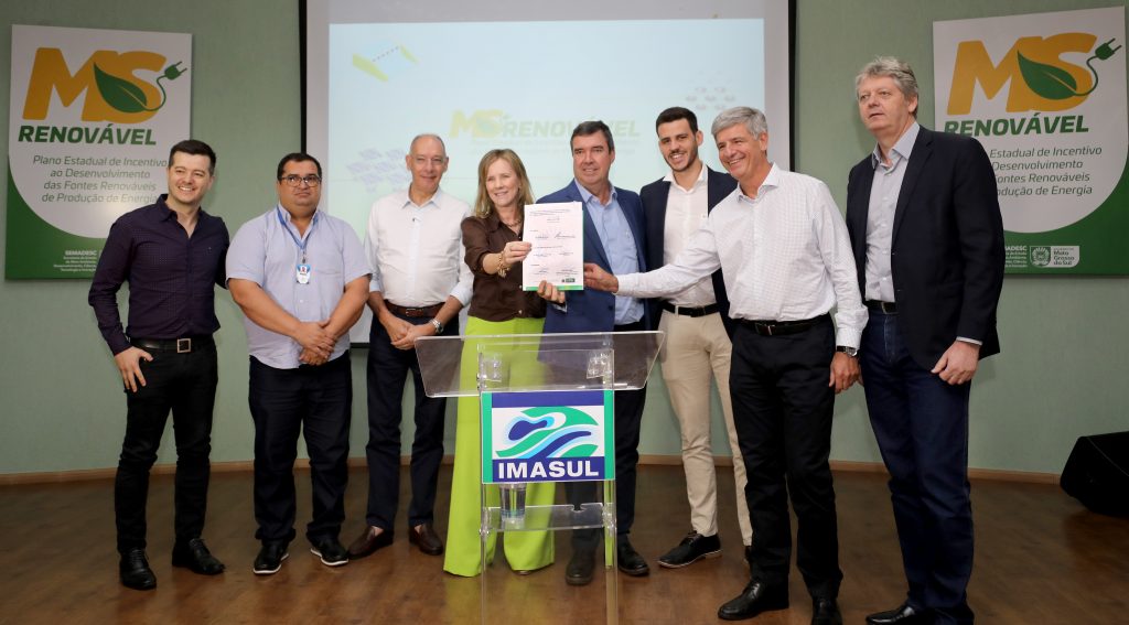 Parceria do Governo de MS leva energia limpa e mais barata para escolas e prédios públicos Parceria do Governo de MS leva energia limpa e mais barata para escolas e prédios públicos