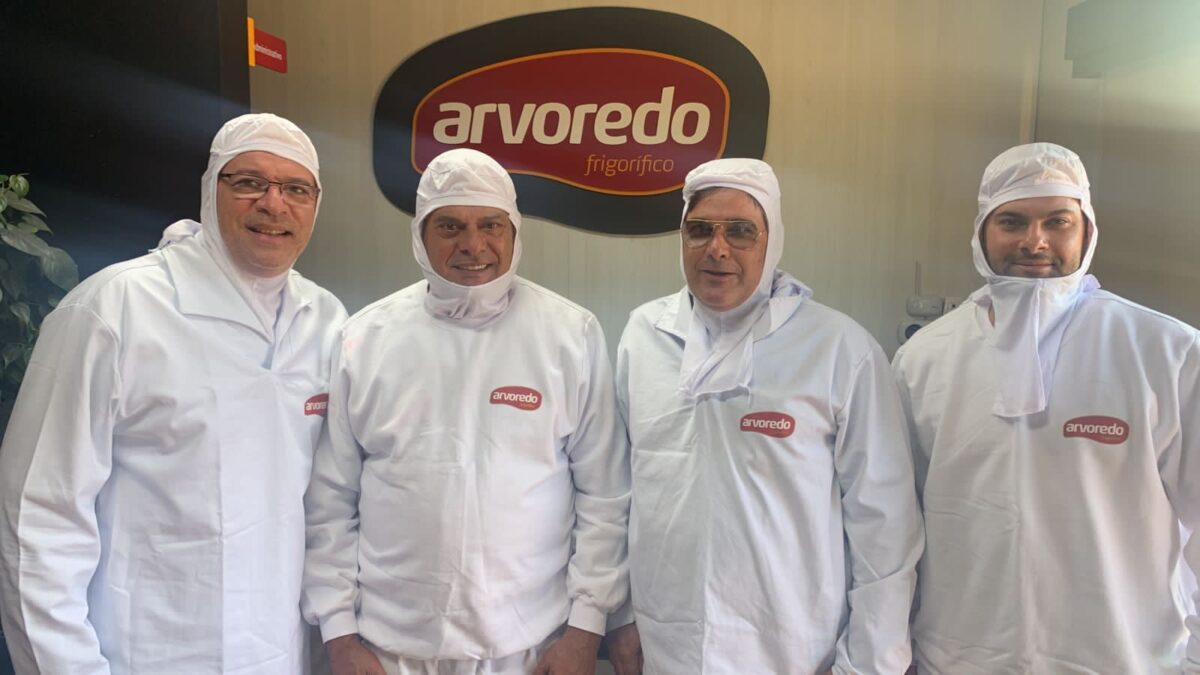 Prefeito de Brasilândia integra comitiva de MS em visita a Cooperativa Agropecuária e Frigorífico de Santa Catarina