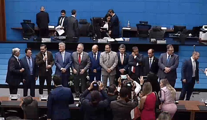 <strong>Em Sessão solene deputados estaduais são empossados na Assembleia Legislativa de MS </strong> <strong>Em Sessão solene deputados estaduais são empossados na Assembleia Legislativa de MS </strong>