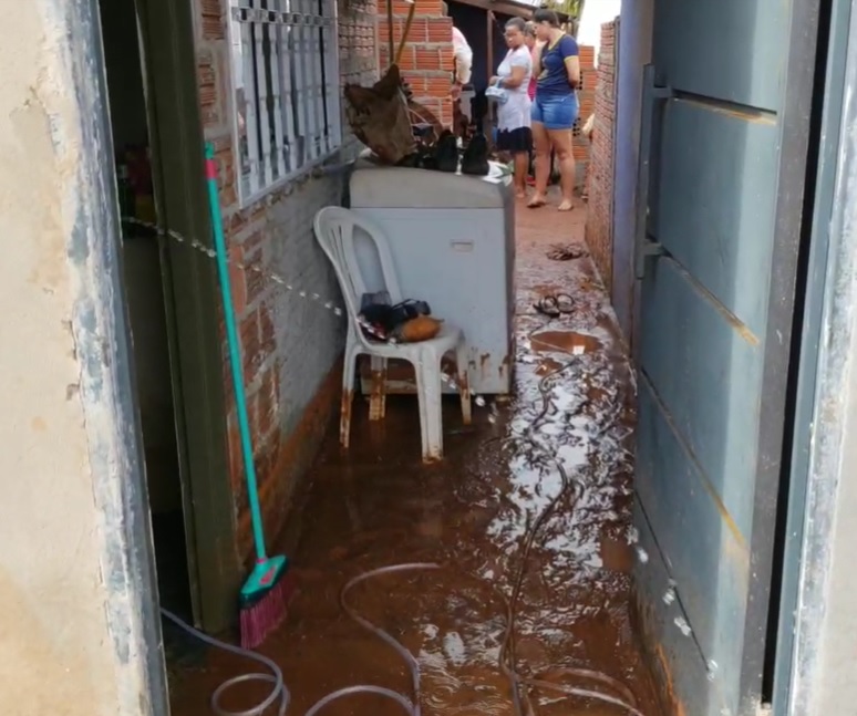 Riedel visita Ribas, investe R$ 140 milhões e de helicóptero sobrevoa cidade para ver estragos da chuva Riedel visita Ribas, investe R$ 140 milhões e de helicóptero sobrevoa cidade para ver estragos da chuva