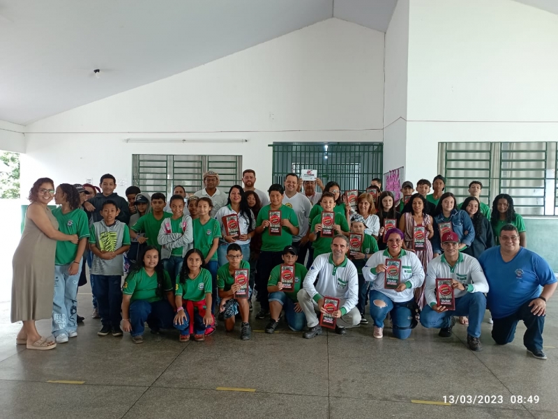 Endemias orienta adolescentes e crianças sobre o combate ao mosquito Aedes Aegypti em Brasilândia