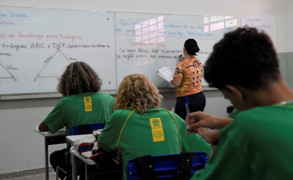 Presente em 72 cidades, escolas de tempo integral conquistam pais, alunos e professores na rede estadual