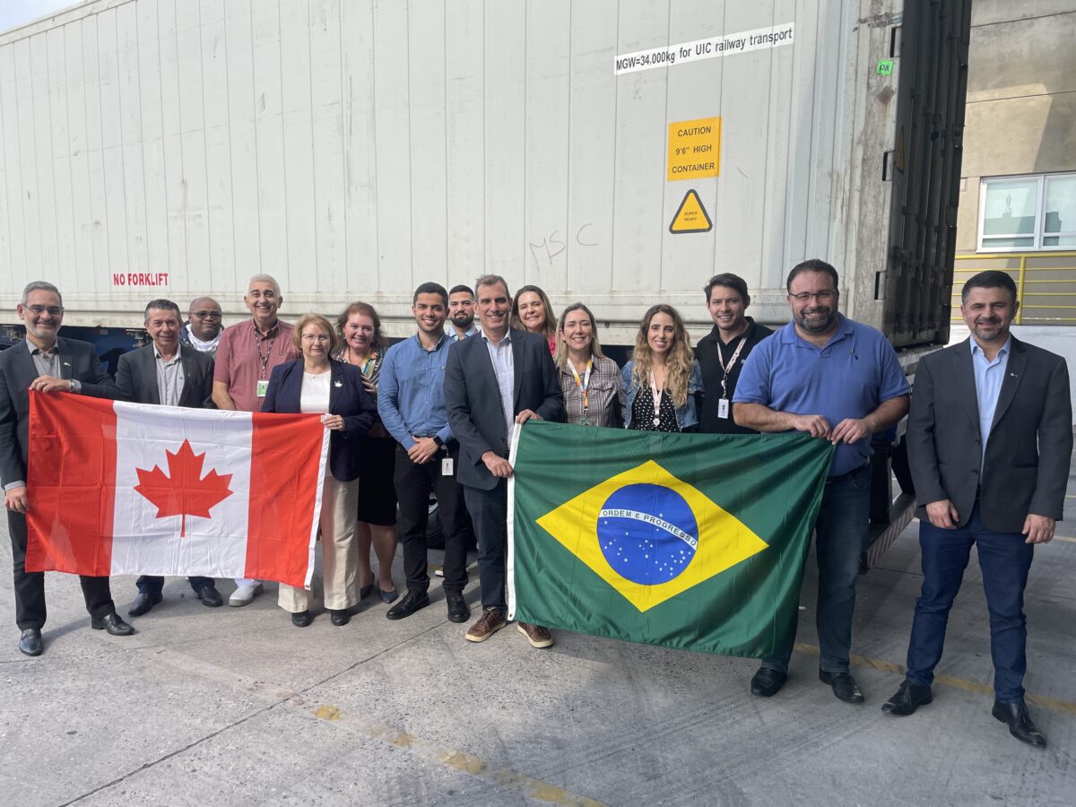 <strong>Friboi estreia duas marcas <em>premium</em> de carne bovina canadense no Brasil</strong> <strong>Friboi estreia duas marcas <em>premium</em> de carne bovina canadense no Brasil</strong>