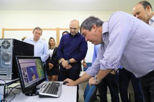 Governo inaugura reforma de escola e anuncia entrega de mais 40 nos próximos meses