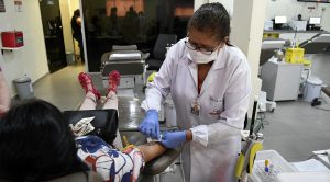 Doação de sangue é transformada em campanha por mãe e filhas gêmeas, que já precisaram do Hemosul Doação de sangue é transformada em campanha por mãe e filhas gêmeas, que já precisaram do Hemosul