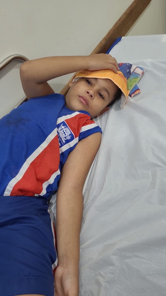 Em Três Lagoas, criança de 9 anos é agredida por coleguinha e fica todo ensanguentado Em Três Lagoas, criança de 9 anos é agredida por coleguinha e fica todo ensanguentado